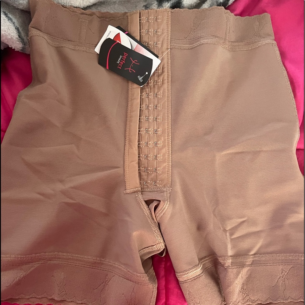 Waist shaper